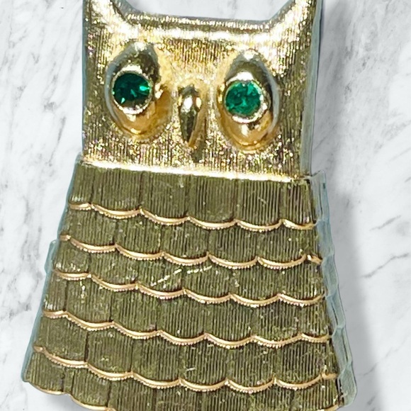 Avon Jewelry - Avon Gold and Green Owl Brooch